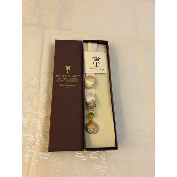 Twos Company Sea Fantasy Book marker Crystal Ribbon Cream Bling Seashell Boxed P - Picture 2 of 4
